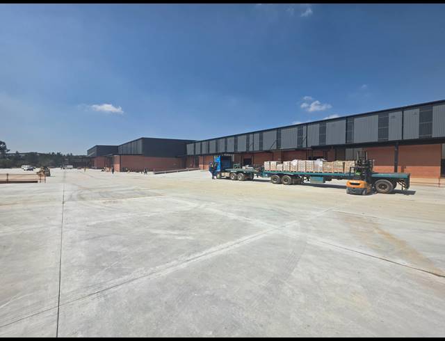 2,200M² WAREHOUSE TO LET IN GOSFORTH PARK